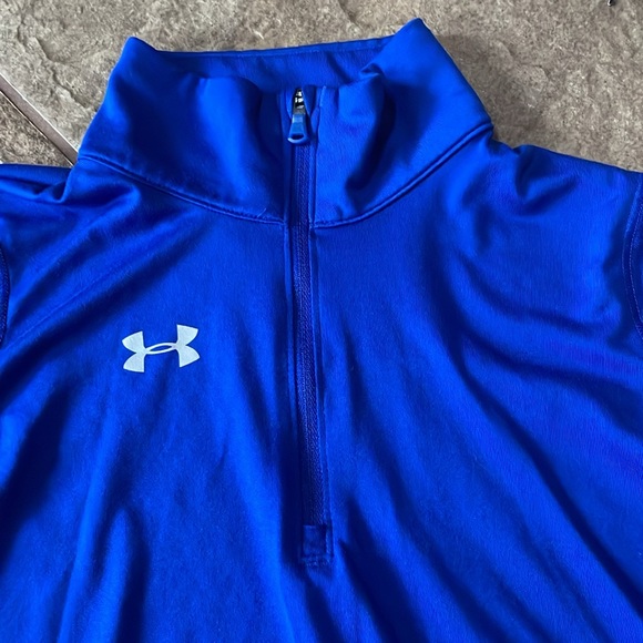 + nwot + UNDER ARMOUR Heat Gear Top - Picture 2 of 6